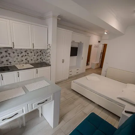 Solid Mamaia